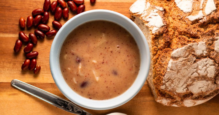 Sopa de feijão e lombardo