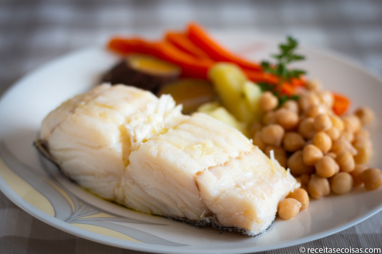 Bacalhau cozido com grão