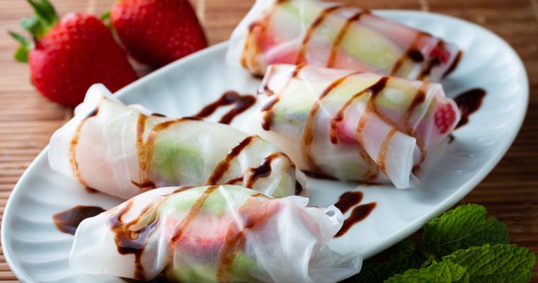 Spring-rolls morango e abacate